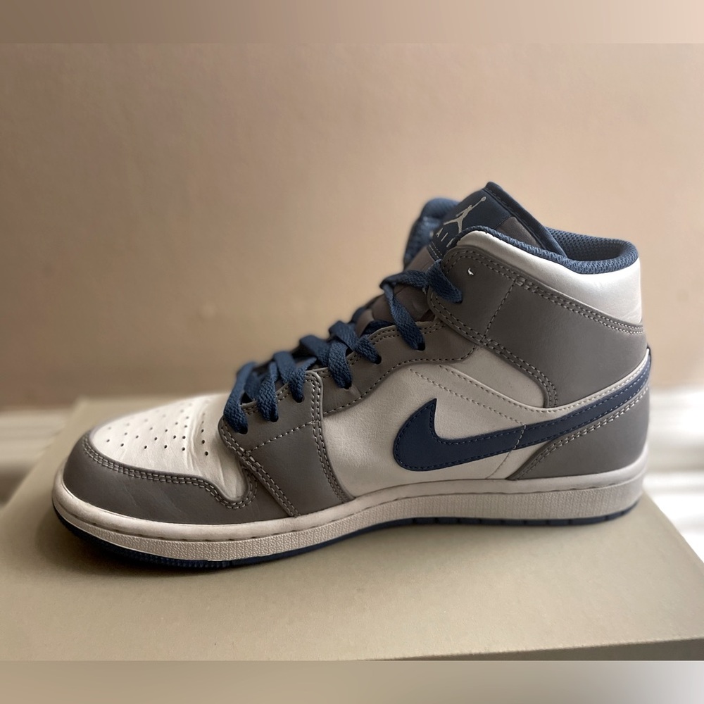 Air Jordan 1 Mid 'Cement True Blue'